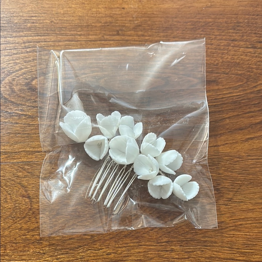 White Floral Hair Comb